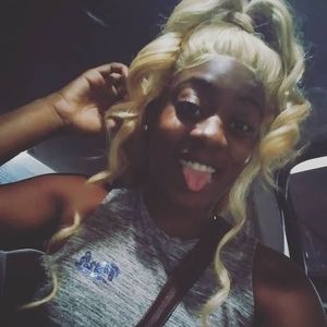 Meet your Posher, Genaa